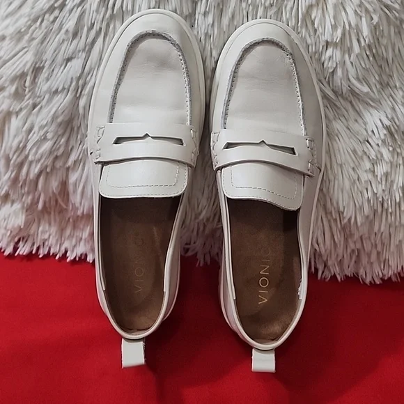 Vionic Uptown Penny Loafer - Picture 5 of 10